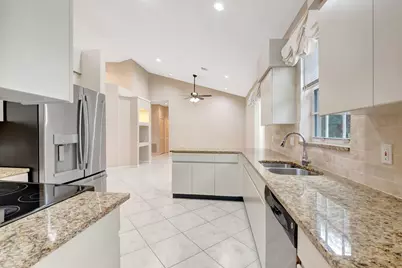 11081 Springbrook Circle, Boynton Beach, FL 33437 - Photo 18