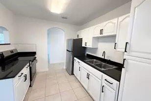 912 SE Tarpon Ave, Stuart, FL 34994 - Photo 4