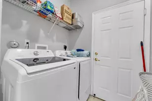1723 NW 78th Way, Pembroke Pines, FL 33024 - Photo 32