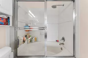 1723 NW 78th Way, Pembroke Pines, FL 33024 - Photo 24