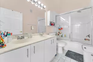 1723 NW 78th Way, Pembroke Pines, FL 33024 - Photo 24