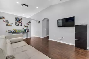 1723 NW 78th Way, Pembroke Pines, FL 33024 - Photo 28