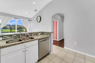 1723 NW 78th Way, Pembroke Pines, FL 33024 - Photo 10