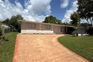 7500 SW 98th Ct, Miami, FL 33173 - Photo 2