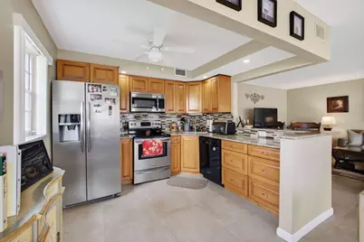 101 Wellington C, West Palm Beach, FL 33417 - Photo 2