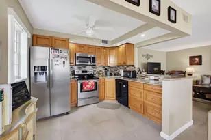 101 Wellington C, West Palm Beach, FL 33417 - Photo 2