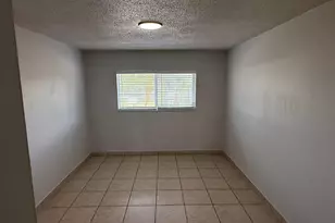 720 NE 7th St, Hallandale Beach, FL 33009 - Photo 6