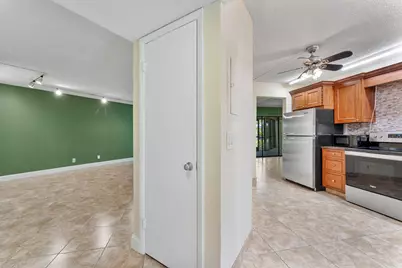 5800 Camino Del Sol #102, Boca Raton, FL 33433 - Photo 18