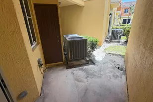 8928 SW 18th St, Miramar, FL 33025 - Photo 22