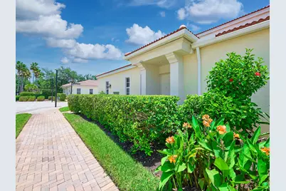 530 Commons Drive, Palm Beach Gardens, FL 33418 - Photo 4