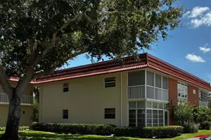 52 Woodland Dr, Vero Beach, FL 32962 - Photo 1