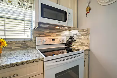 308 Saxony G, Delray Beach, FL 33446 - Photo 14