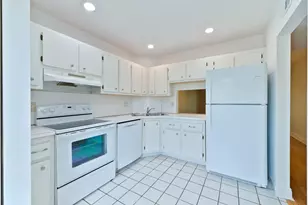 225 SE 10th St, Deerfield Beach, FL 33441 - Photo 16