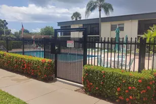 225 SE 10th St, Deerfield Beach, FL 33441 - Photo 2