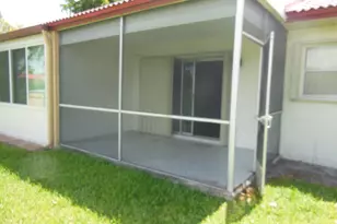 105 Lake Helen Dr, West Palm Beach, FL 33411 - Photo 6