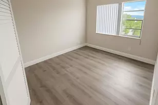 537 S Sequoia Dr, West Palm Beach, FL 33409 - Photo 4