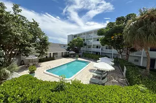 537 S Sequoia Dr, West Palm Beach, FL 33409 - Photo 6
