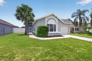 3871 Circle Lake Dr, West Palm Beach, FL 33417 - Photo 4