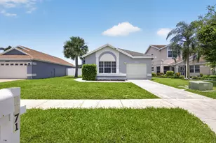 3871 Circle Lake Dr, West Palm Beach, FL 33417 - Photo 2