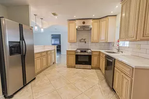 471 SE Lamon Ln, Port Saint Lucie, FL 34983 - Photo 6
