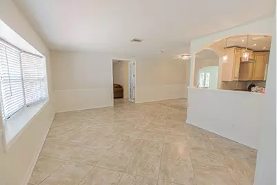 471 SE Lamon Lane, Port Saint Lucie, FL 34983 - Photo 2
