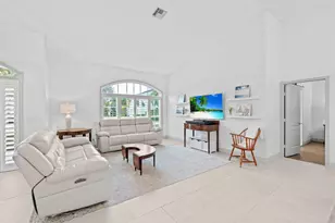 10223 Hunt Club Ln, Palm Beach Gardens, FL 33418 - Photo 8