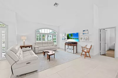 10223 Hunt Club Lane, Palm Beach Gardens, FL 33418 - Photo 8