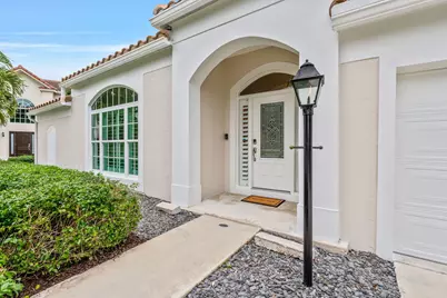 10223 Hunt Club Lane, Palm Beach Gardens, FL 33418 - Photo 4