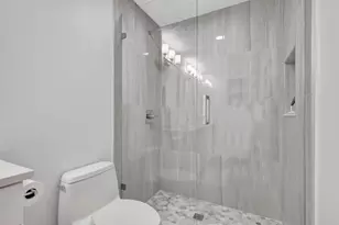 355 Prestwick Cir, Palm Beach Gardens, FL 33418 - Photo 34