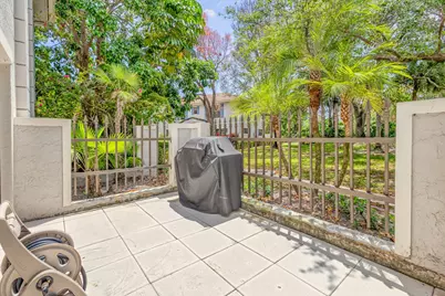 355 Prestwick Circle #4, Palm Beach Gardens, FL 33418 - Photo 6