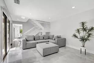 355 Prestwick Cir, Palm Beach Gardens, FL 33418 - Photo 16