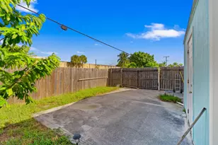 1446 W Jennings St, Lantana, FL 33462 - Photo 14