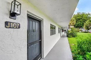 2101 W Woolbright Rd, Boynton Beach, FL 33426 - Photo 4