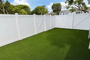 218 Old English Dr, Jupiter, FL 33458 - Photo 2