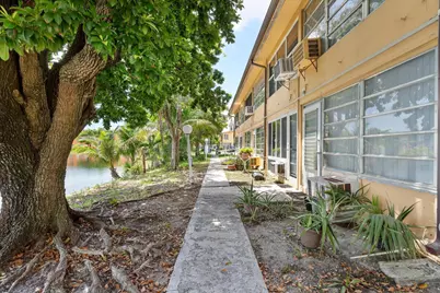 18801 NE 2nd Avenue #1005, Miami, FL 33179 - Photo 2