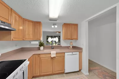 2302 Sunrise Boulevard #BLG 1, 209, Fort Pierce, FL 34982 - Photo 6