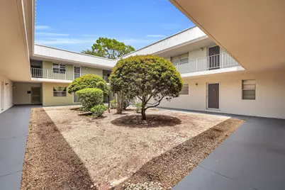 2302 Sunrise Boulevard #BLG 1, 209, Fort Pierce, FL 34982 - Photo 2