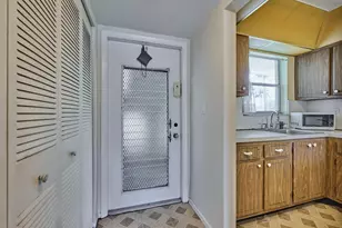 3091 E Sunrise Lakes Dr E, Sunrise, FL 33322 - Photo 6