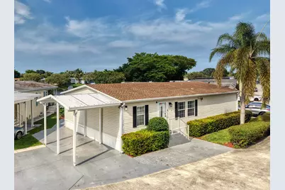 138 Plantation Boulevard, Greenacres, FL 33467 - Photo 6