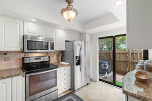 2116 NE 44th St, Lighthouse Point, FL 33064 - Photo 22