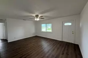 2008 SW Hampshire Ln, Port Saint Lucie, FL 34953 - Photo 6