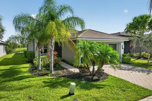 10542 SW Sunray St, Port Saint Lucie, FL 34987 - Photo 4