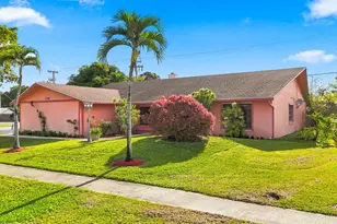 3768 Pinehurst Dr, Lake Worth, FL 33467 - Photo 2