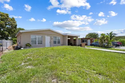 242 SW 3rd Street, Deerfield Beach, FL 33441 - Photo 2