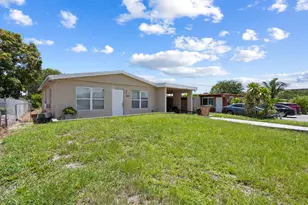 242 SW 3rd St, Deerfield Beach, FL 33441 - Photo 2
