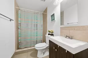 242 SW 3rd St, Deerfield Beach, FL 33441 - Photo 12