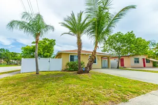 289 SW 3rd Ct, Deerfield Beach, FL 33441 - Photo 2