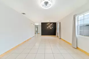 289 SW 3rd Ct, Deerfield Beach, FL 33441 - Photo 4