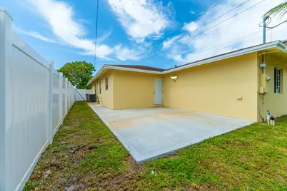 289 SW 3rd Court, Deerfield Beach, FL 33441 - Photo 28