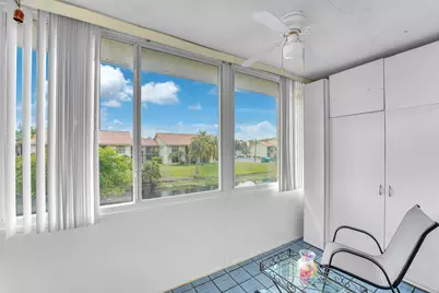 210 Lake Evelyn Drive, West Palm Beach, FL 33411 - Photo 10